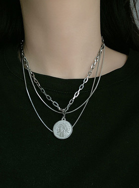 钛钢项链女多层叠戴冷淡风简约不掉色人头硬币嘻哈锁骨链配饰