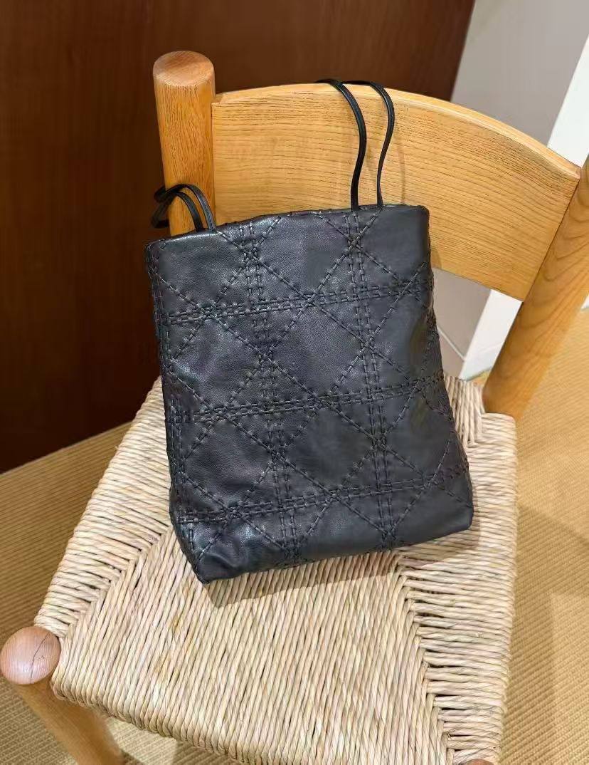 2025新款特色里外羊皮菱格编织单肩托特包女真皮轻便柔软腋下包潮