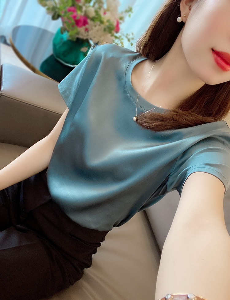 European goods 2021 summer new simple atmosphere round neck short sleeve vertical smooth silk imitation T-shirt blouse