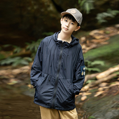 男童纯色贴布休闲连帽防晒服