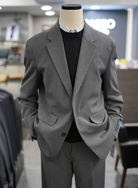 0130秋装BASSO灰色竖条设计师款抗皱隐藏纽扣宽松西装西服两套装