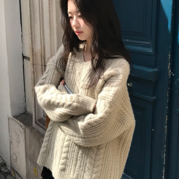 冬季韩国设计师archi*e jtou淡雅米色V领落肩麻花毛衣女厚实外套