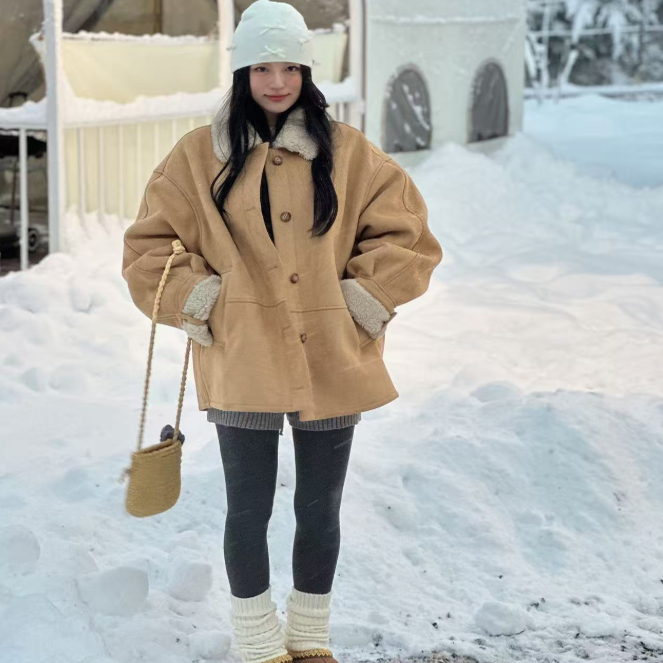 2025冬季韩国东大门蜂蜜色翻领单排扣麂皮绒皮毛一体夹克女外套