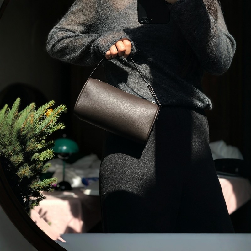 90's圆筒造型小包法棍包复古极简