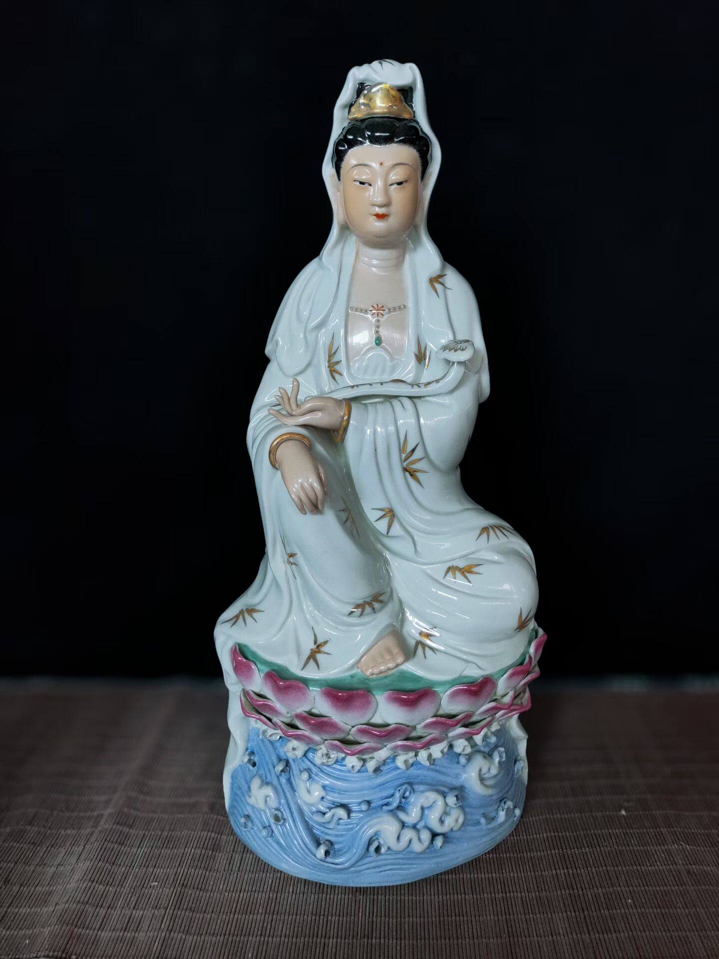 景德镇彩绘陶瓷坐莲南海观音菩萨佛像客厅家用供奉观世音摆件45cm