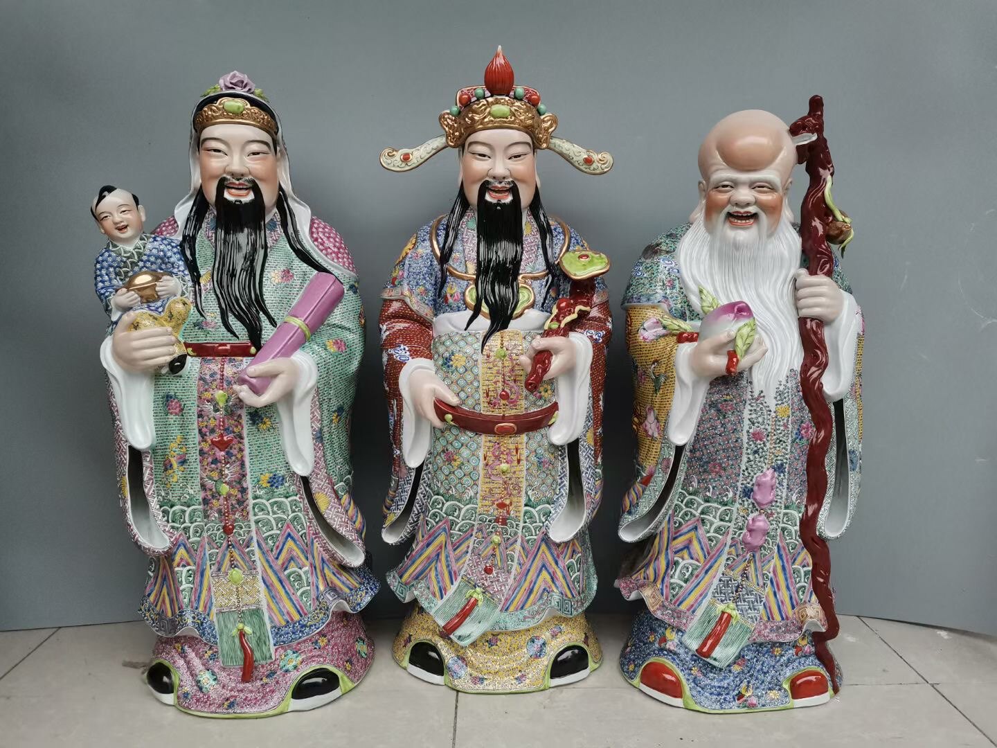 大号陶瓷器客厅财神爷摆件送老人礼物精品粉彩福禄寿三星佛像高80