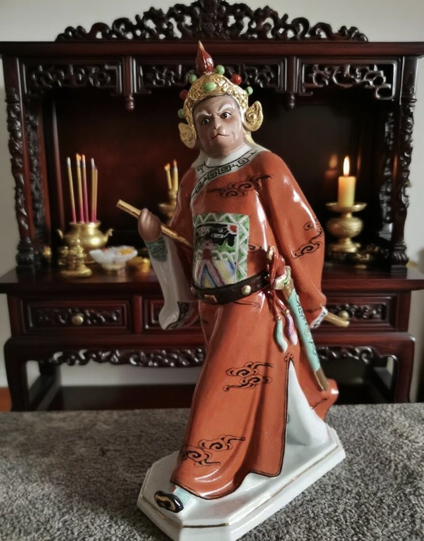 景德镇陶瓷人物西游记弼马温装饰摆件美猴王孙悟空斗战胜佛像30cm