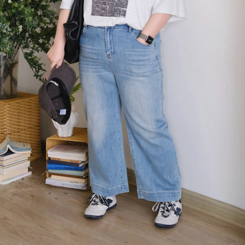 03/08早春新品韩系简约百搭显瘦直筒牛仔裤子