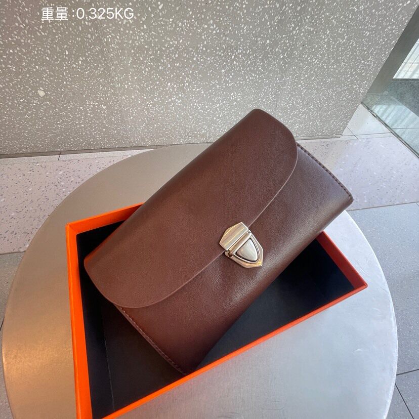 包包女2025新款牛皮复古小众设计锁扣链条时尚百搭单肩斜挎马鞍包