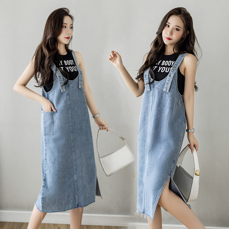 设计感蓝色牛仔吊带连衣裙女夏韩版宽松显瘦背带裙中长款开叉裙子
