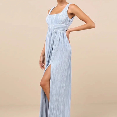 褶皱百褶方领开叉大长腿设计长裙