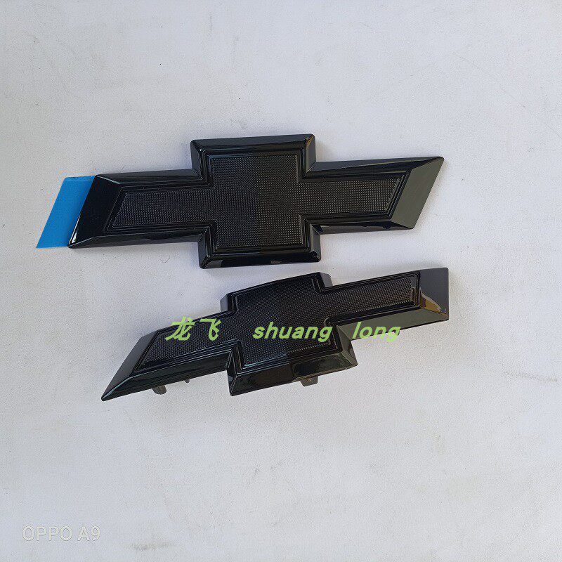 适用雪佛兰17-19科鲁兹车标亮黑车头标志碳纤纹中网标后备箱尾标