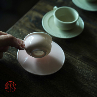 天野新品 好可爱的茶杯 漫粉和草木灰两色 铃兰杯 30cc的小把手杯