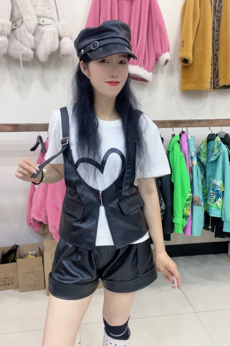 网红同款真皮马甲女短款吊带背心无袖马夹 绵羊皮修身外搭2024秋