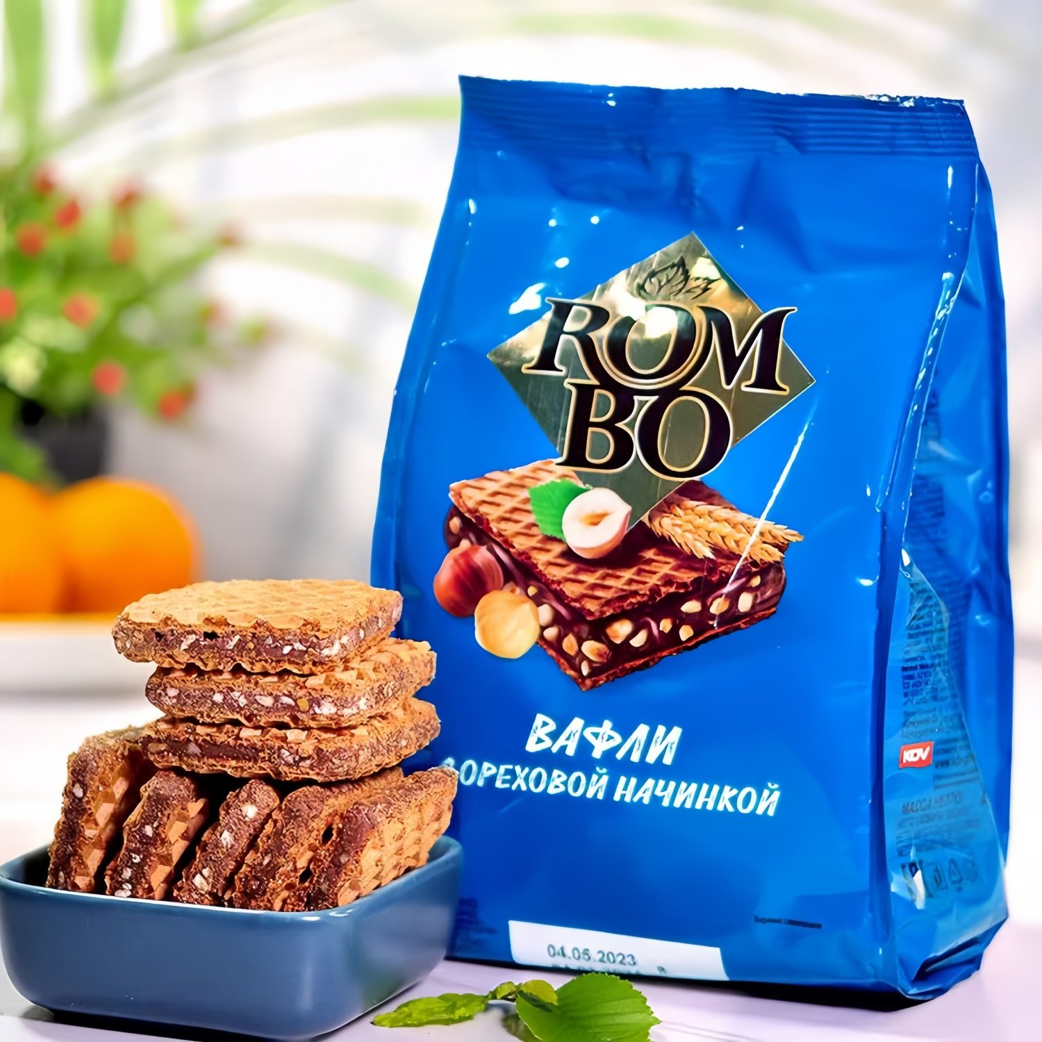 俄罗斯国家进口KDV榛子巧克力夹心威化饼干可可脂办公室零食品