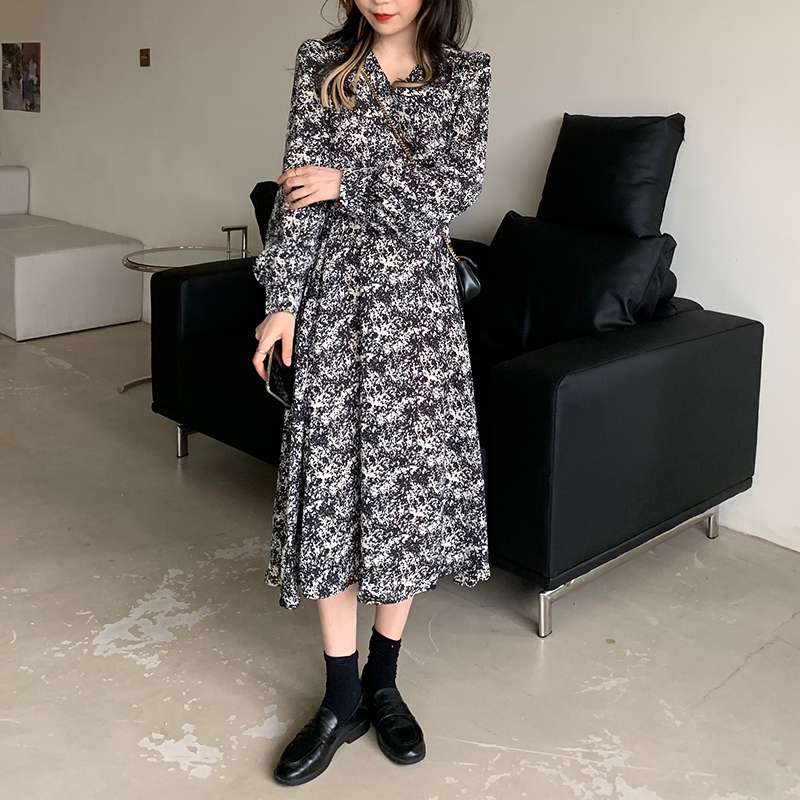 Real shot real price ~ high end Chiffon marble V-neck new style waistline showing thin, art RETRO print dress