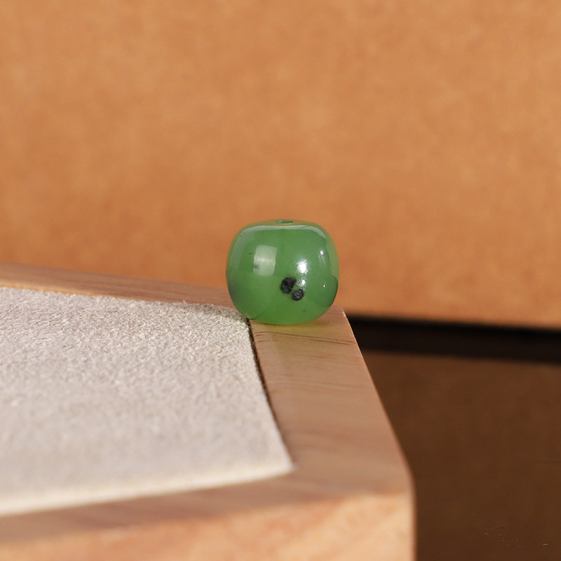 天然俄料乌兰海碧玉苹果绿老型珠散珠10.2x9mm 2325号 精工配珠