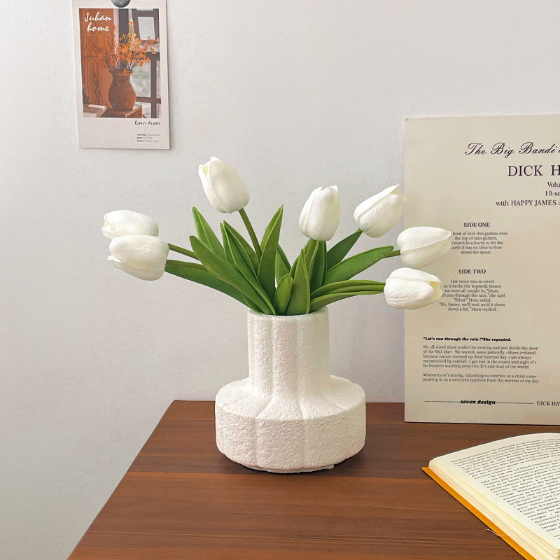 北欧复古奶油花瓣陶瓷花瓶插花ins风客厅样板间桌面家居装饰摆件