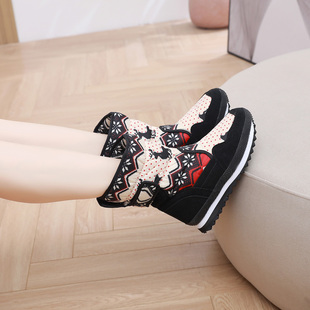 冬季加绒加厚保暖户外东北防水雪地靴女防滑防寒中筒靴平底雪地鞋