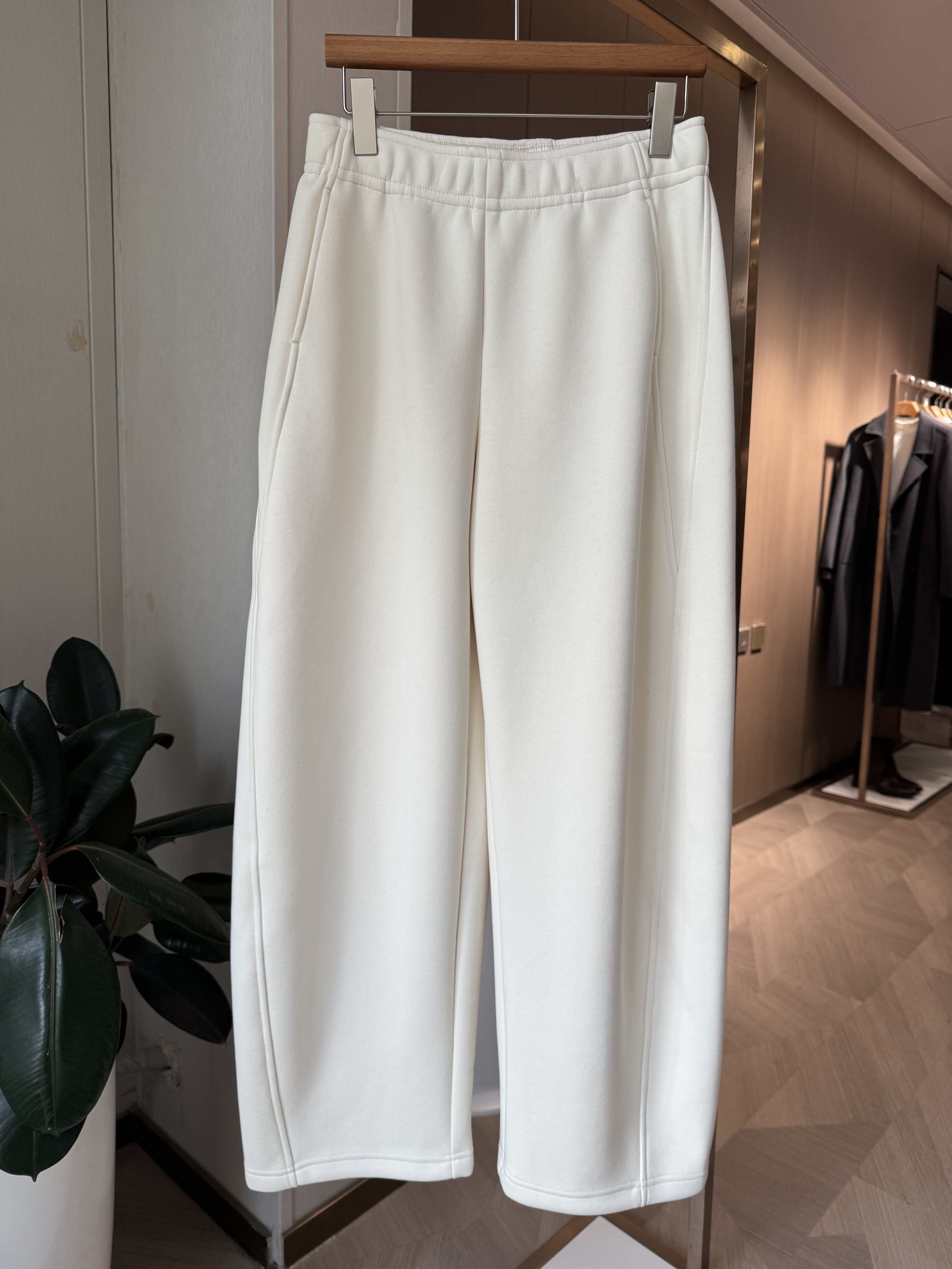 GS格桑家2025秋冬新款加绒加厚女休闲运动裤宽松弯刀裤阔腿裤长裤