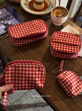 近期醉爱！ 日系迷你红格子口红粉饼随身补妆包包中包小样化妆包