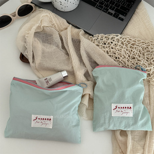 口红粉饼收纳袋 热爱收纳～日系糯淡绿数据线插头多功能收纳包