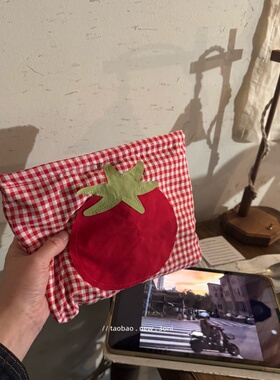 “Tomato” 日系红色格子薄款中容量化妆包旅游数据线插头收纳袋
