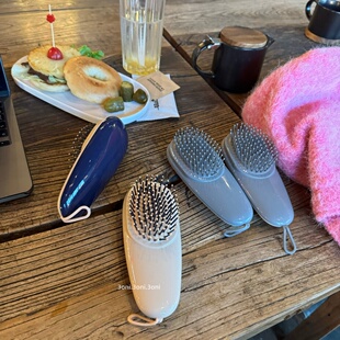 按摩头皮舒服梳 随手梳一梳～日系便携中号气垫梳子随身家男女款