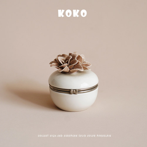 精致手捏花陶瓷首饰盒