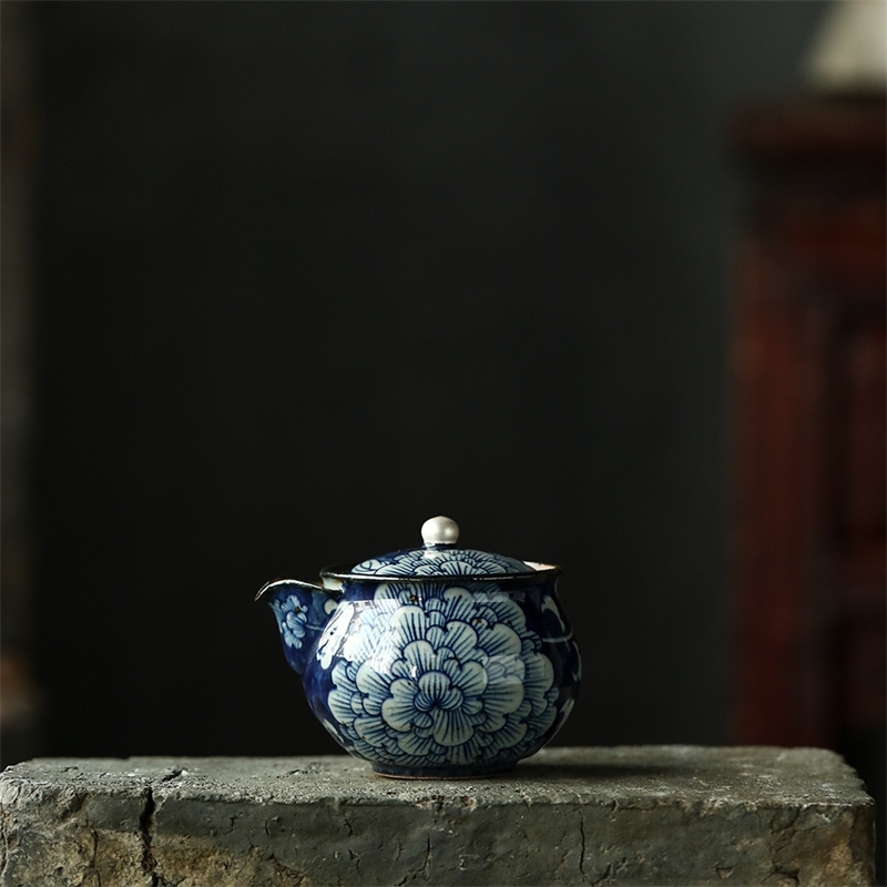 陶铁原矿青花手绘牡丹手抓壶景德镇纯手工复古岩泥粗陶宝瓶泡茶壶