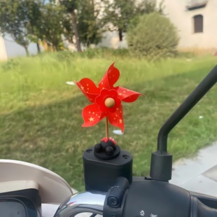 国庆节热卖摆件爱国红旗车载摆件旋转国旗风车汽车中控台装饰品