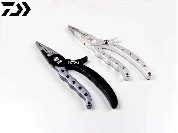 钛合金daiwa达瓦带锁钓鱼