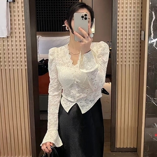 V领蕾丝泡泡袖 女2024春新款 法式 打底衬衫 上衣 设计感修身 显瘦长袖