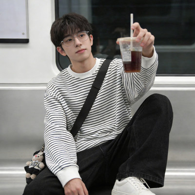 春季条纹圆领宽松长袖T恤男卫衣