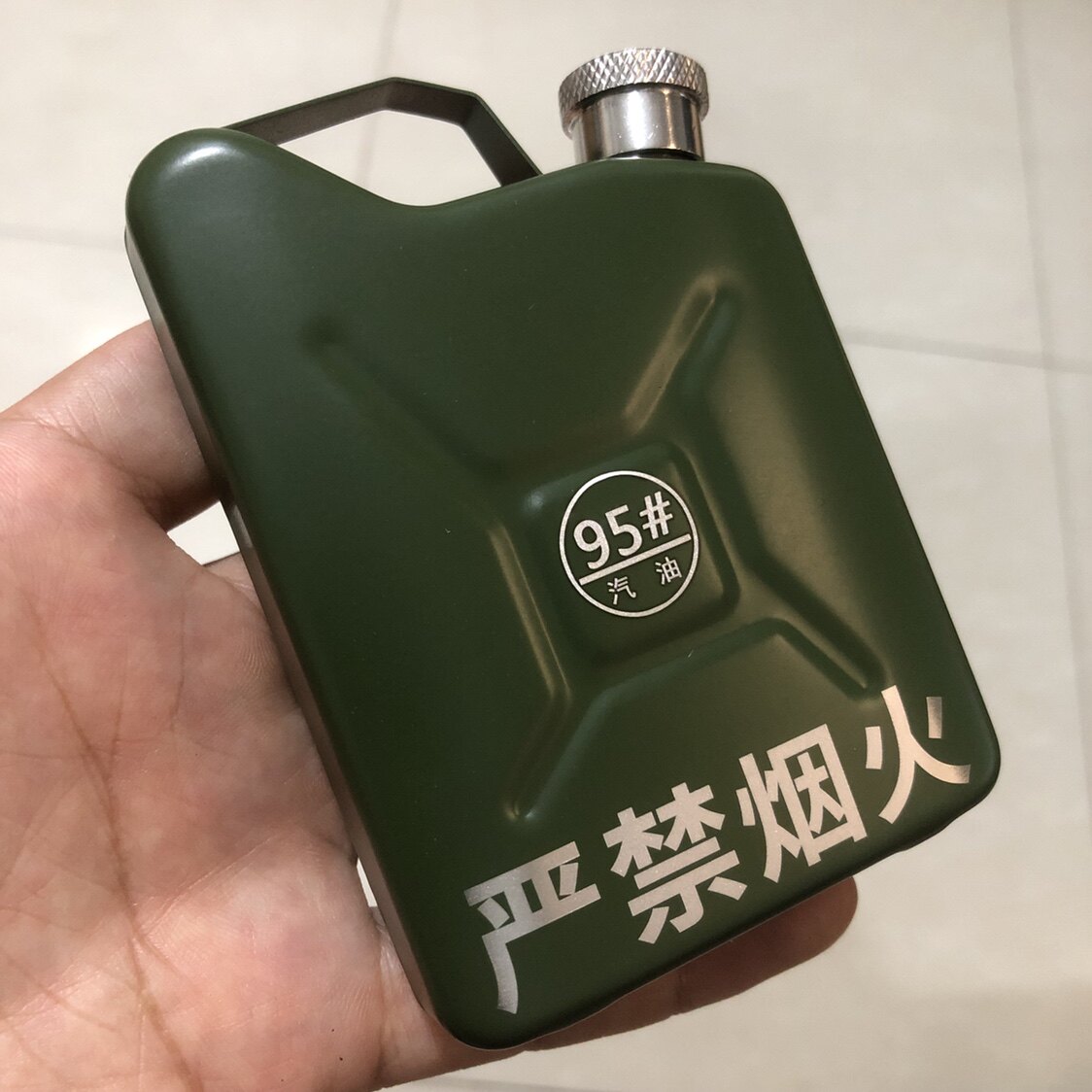 创意搞笑5盎司酒壶 双面图案 油桶造型酒壶