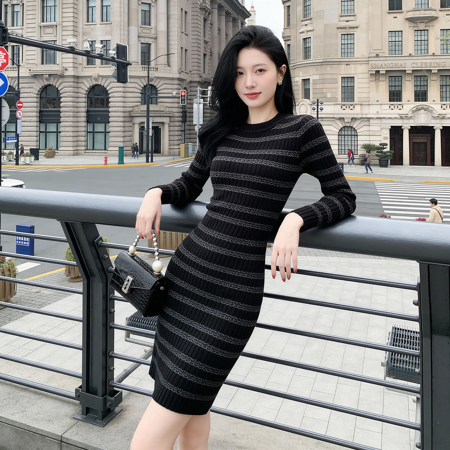小香风条纹连衣裙女春秋修身新款圆领气质长袖打底针织裙子包臀裙