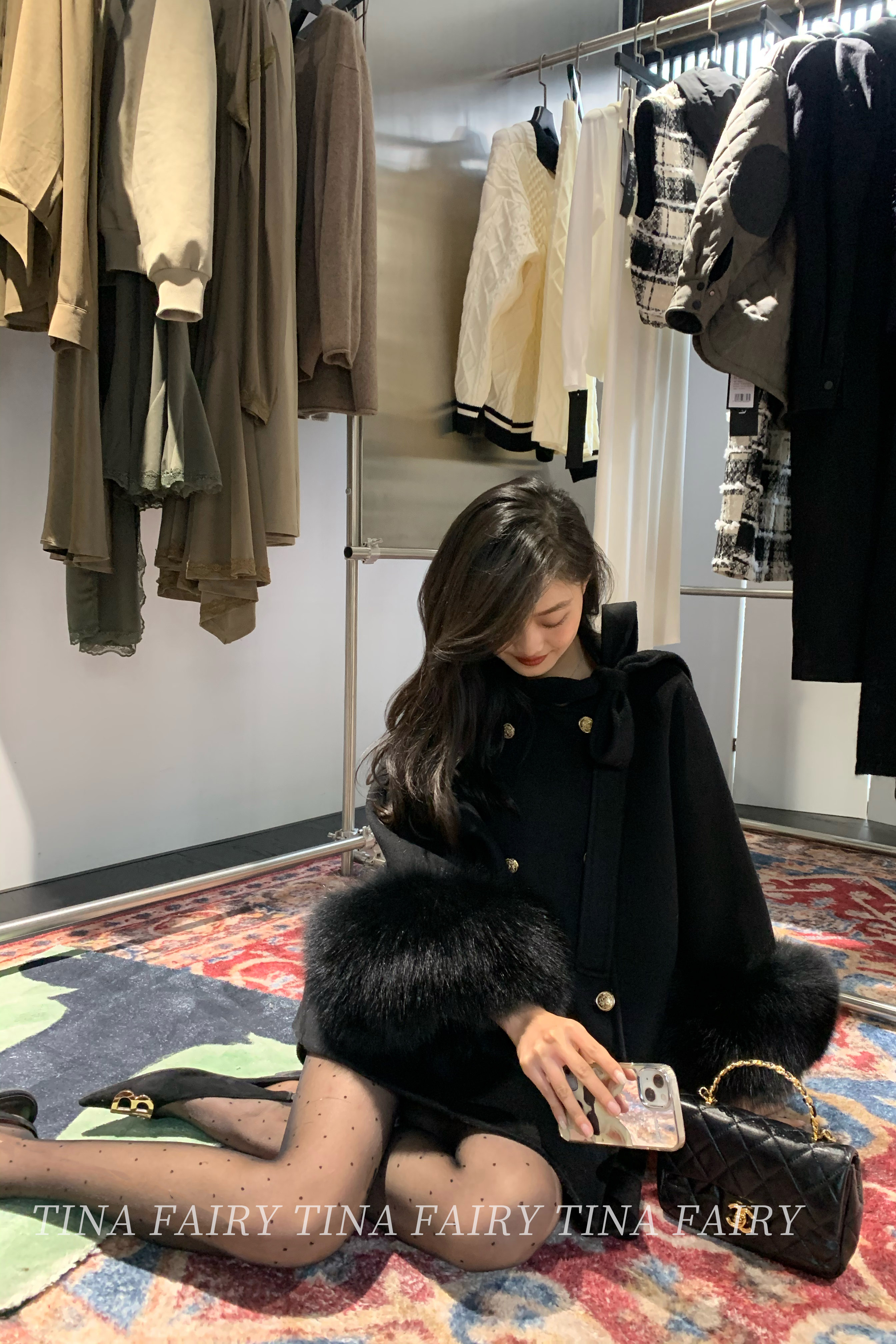 tina/“富贵花”金扣蝴蝶结大毛领千金大衣