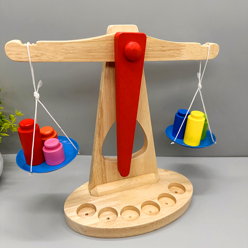 儿童木制天平秤平衡教具