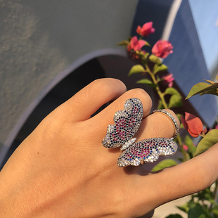 会动的蝴蝶翅膀戒指可动彩钻大蝴蝶夸张食指戒指潮人气质指环个性