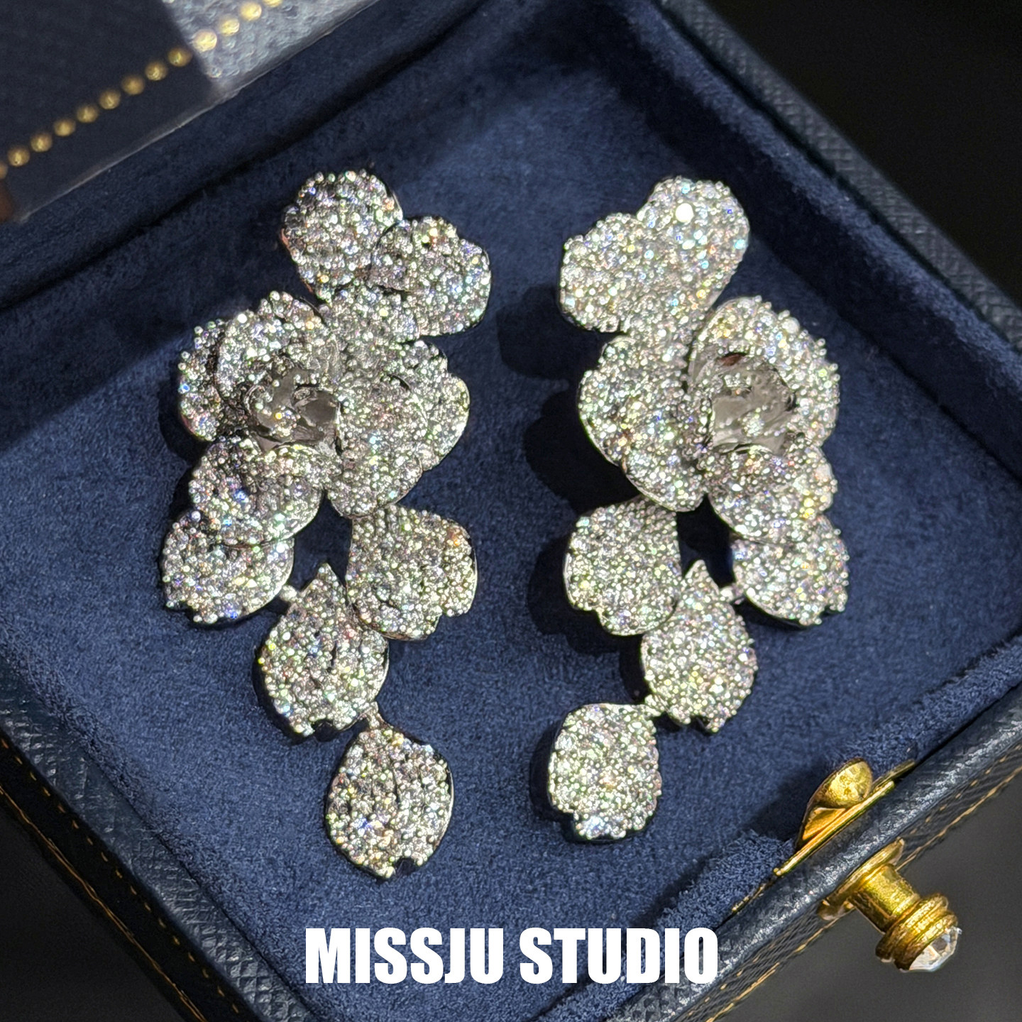 奢华小众设计叶子花朵耳环密镶闪钻精致名媛重工晚宴配礼服珠宝风
