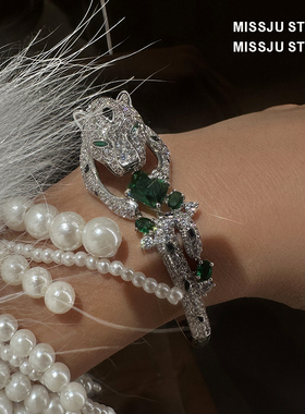 琚小姐绿钻豹头豹子手镯开口绿眼