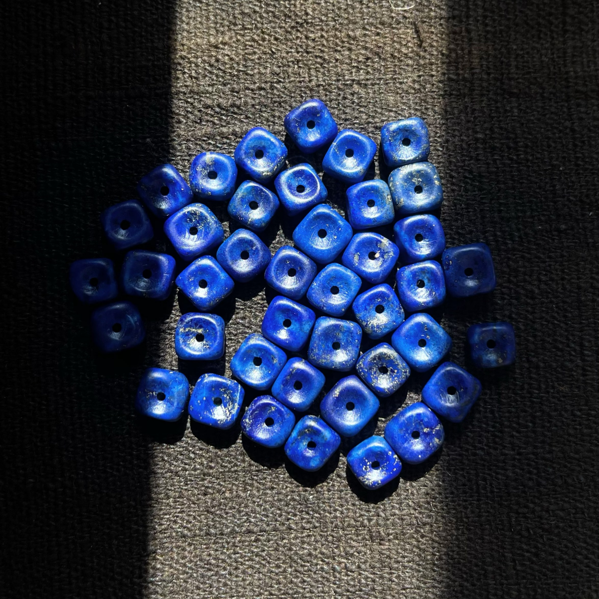 SMeAmo原矿天然阿富汗优质青金石散珠小藏扣子diy配件,饰品/流行首饰/时尚饰品新,DIY配件,淘宝优惠券,粉丝福利购,淘宝优惠卷