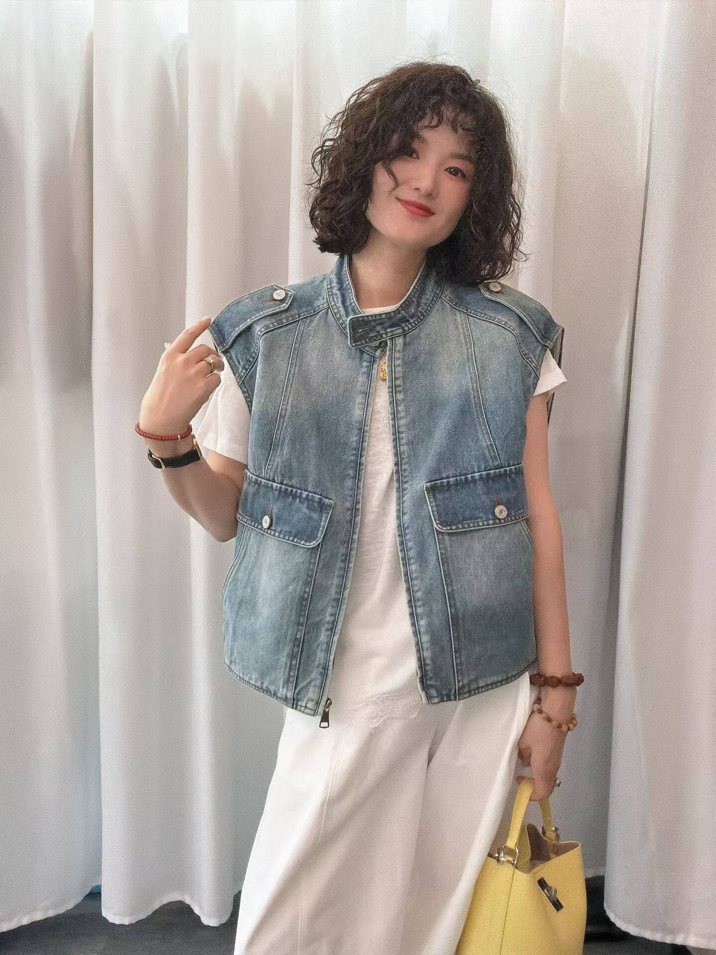欧洲站2026年春装新款时尚水洗怀旧牛仔马甲女复古口袋盖叠穿背心