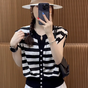 女上衣潮 欧洲站2025年夏季 新款 时尚 剪刀领单排扣条纹冰丝针织开衫