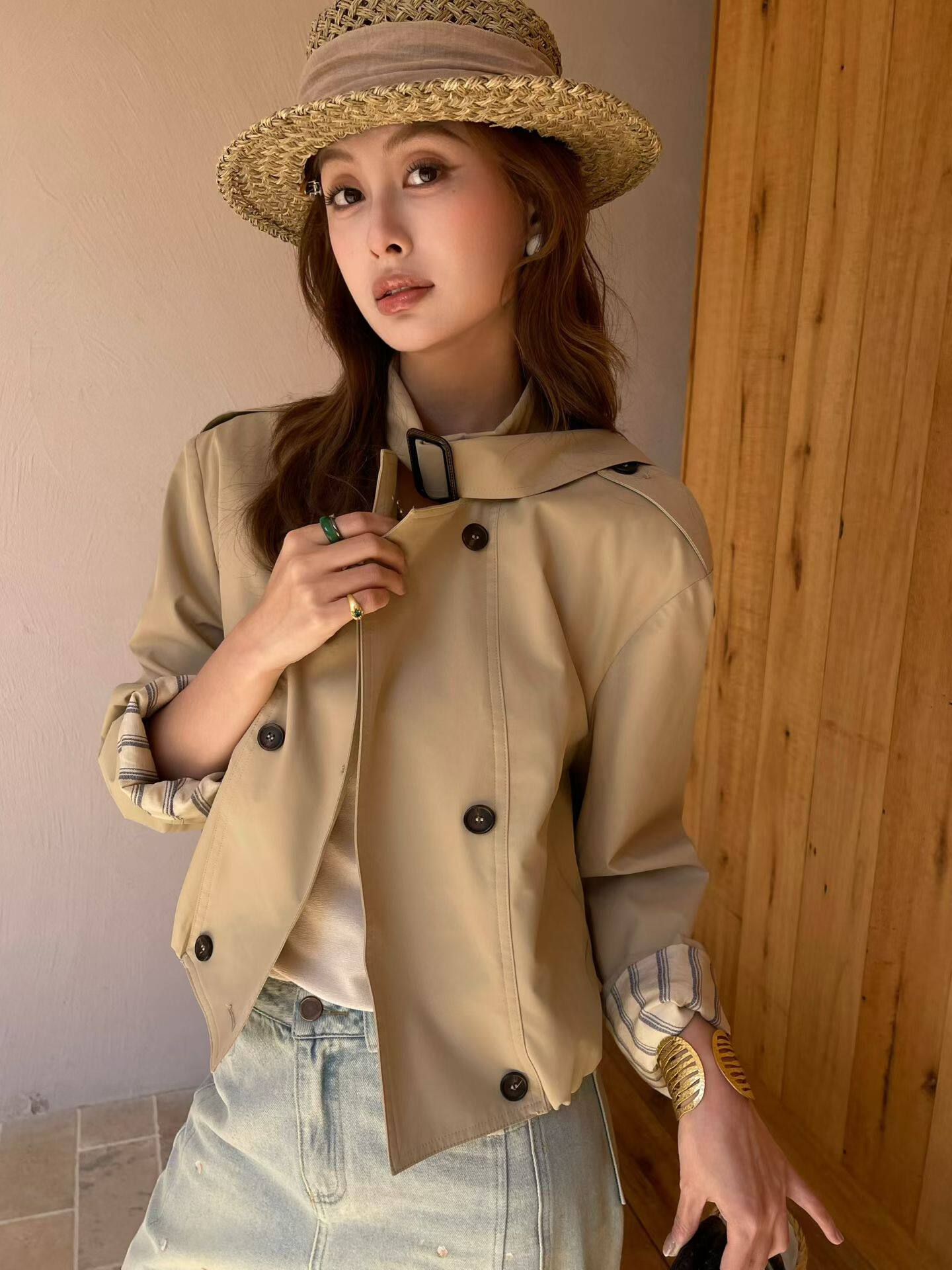 欧洲站2026年春装新款时尚双排扣短款风衣外套女休闲百搭上衣潮