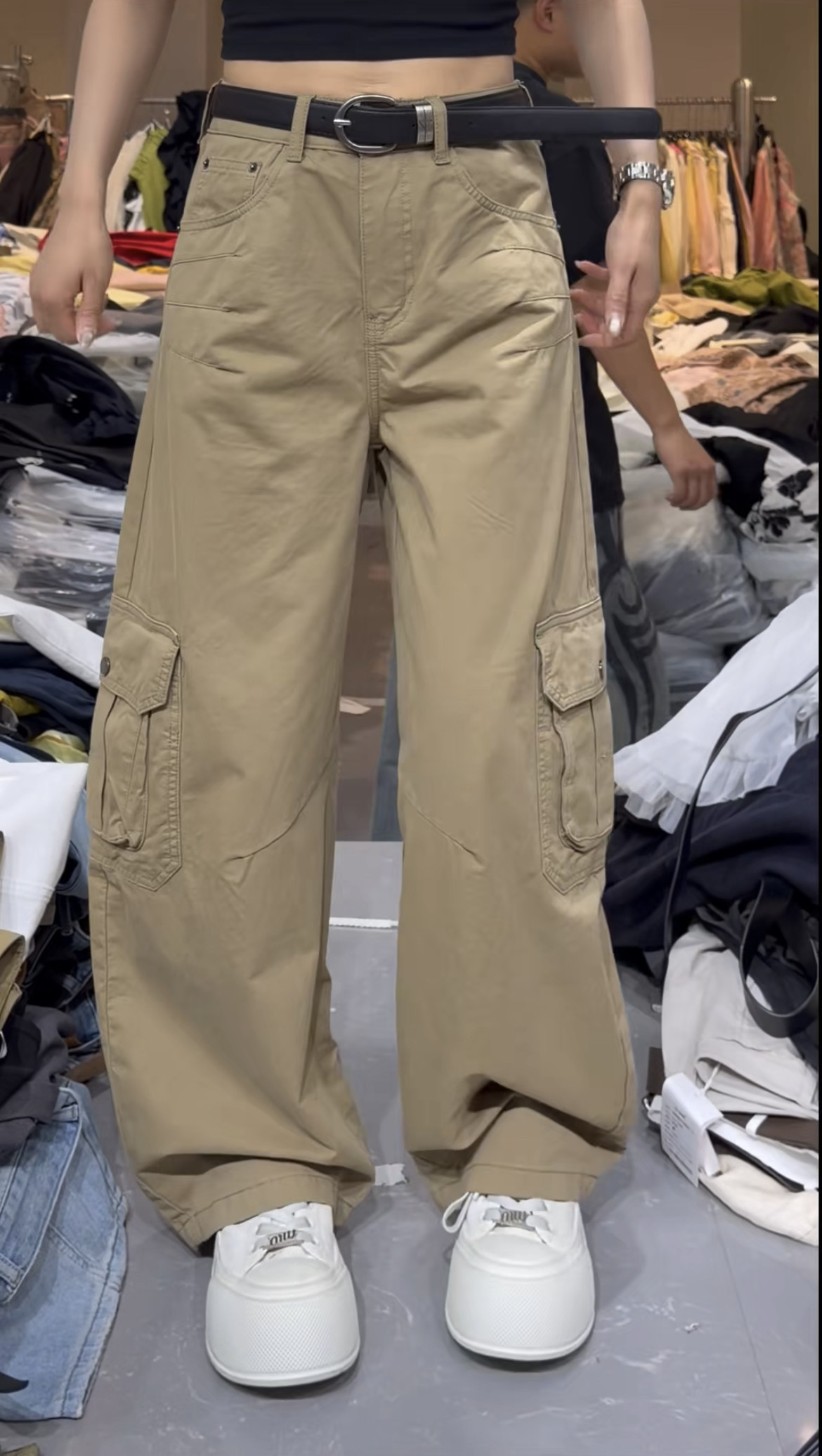 休闲侧边口袋直筒工装裤女欧洲站2026春装新款显瘦百搭减龄长裤潮