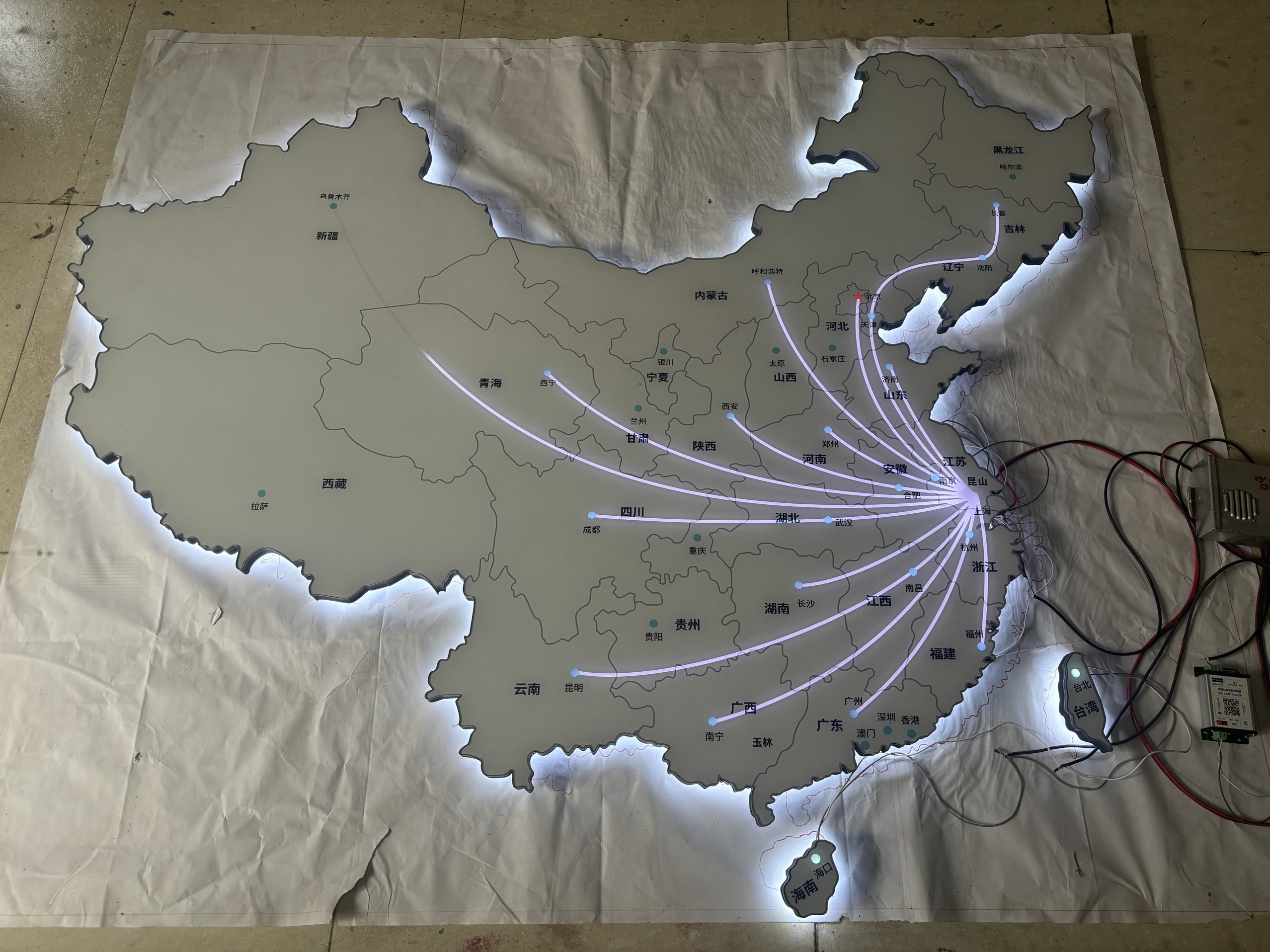动态流水线发光地图 企业展厅辐射线示意图 公司发展历程地图定制
