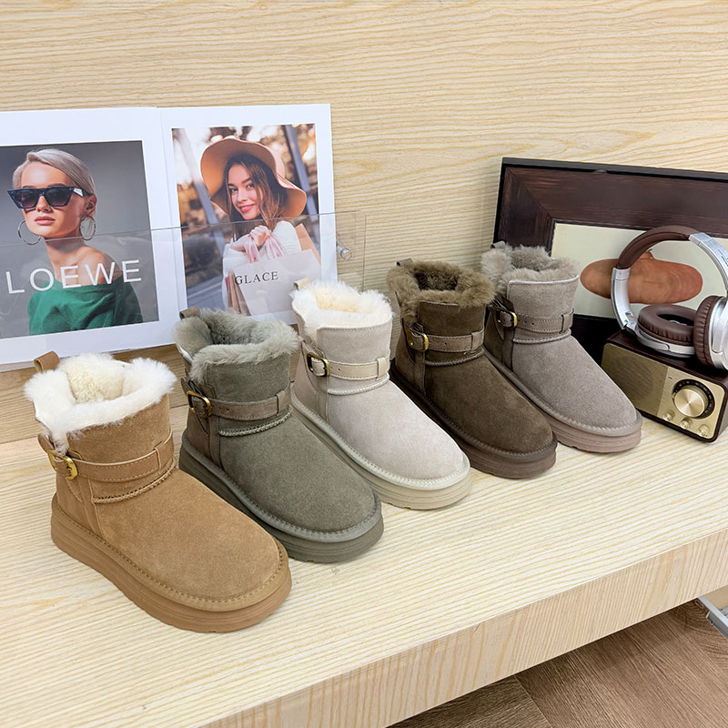 新款女式2025带扣雪地靴加绒保暖头层牛皮防滑橡胶底短筒雪地棉鞋