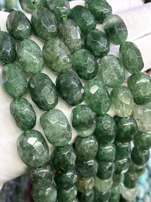 天然绿草莓晶随形切面diy散珠