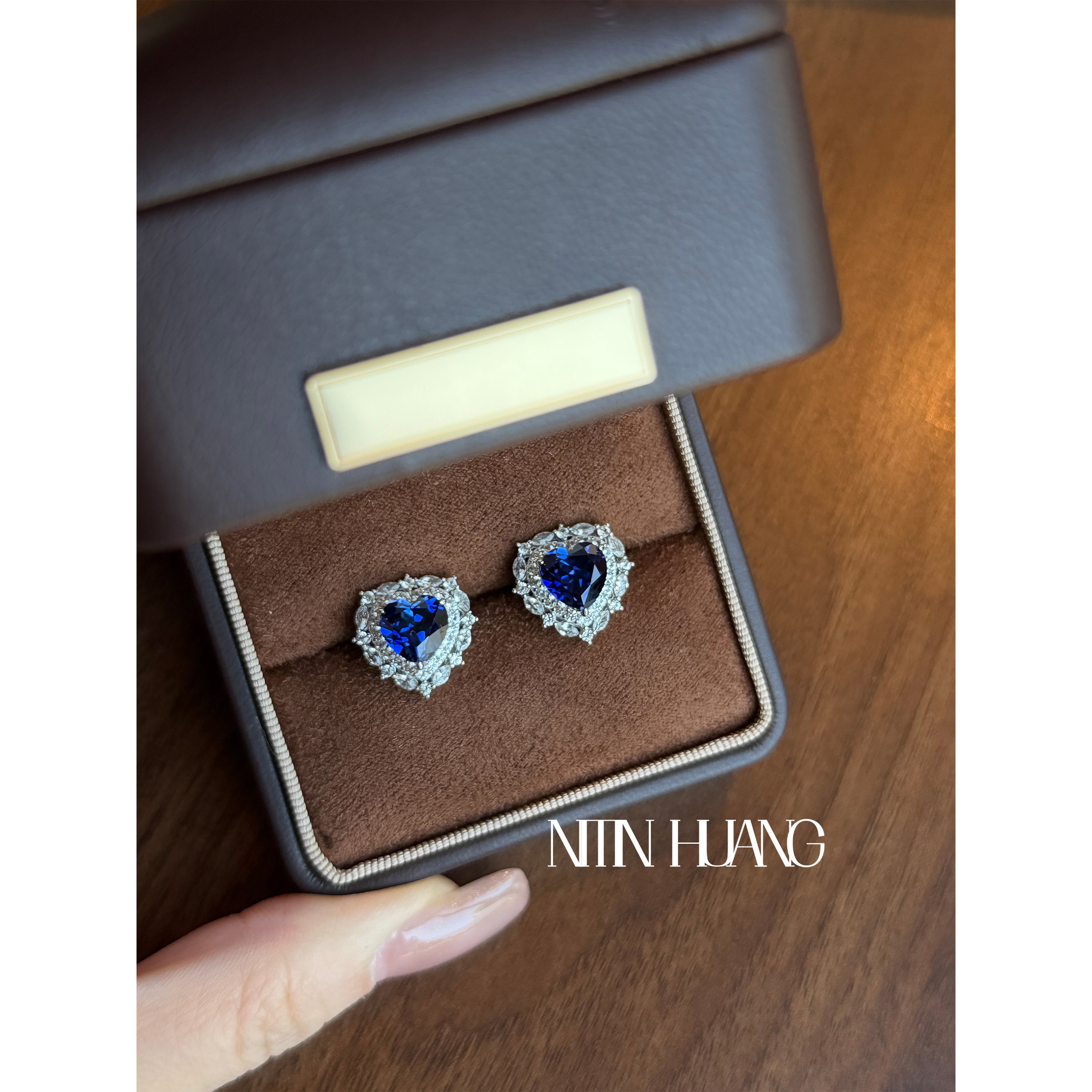 NITIN HUANG海洋之星培育蓝宝石爱心耳钉白蓝石群镶通体925银镀金,珠宝/钻石/翡翠,合成（处理）红蓝宝石耳饰,淘宝优惠券,粉丝福利购,淘宝优惠卷